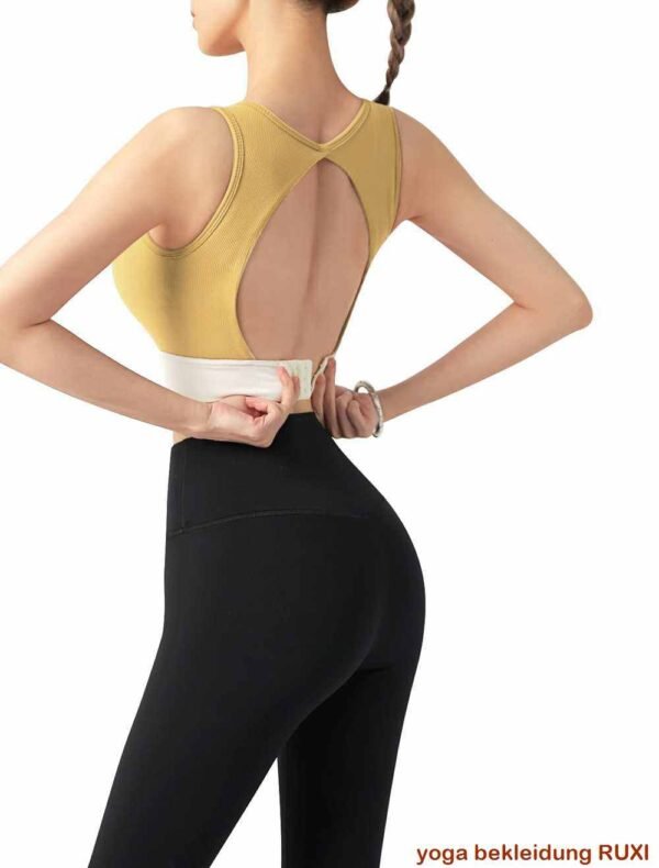 Hohe Bootcut Yogahose fuer bequemes Stretchgefuehl RUXI
