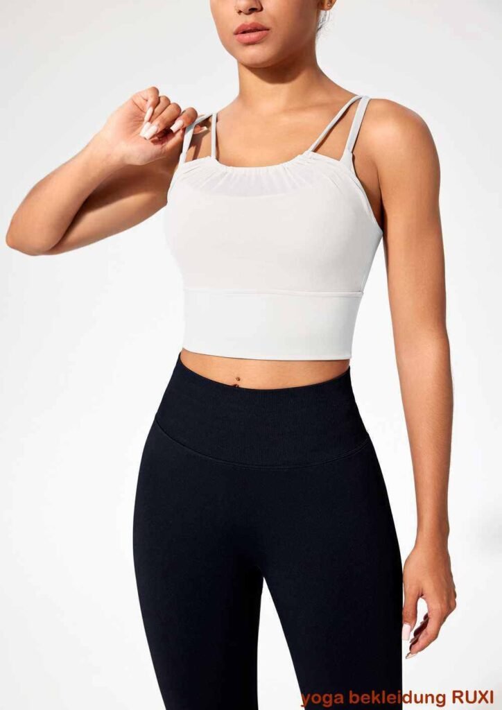Kombination aus grauem Sportmantel und Jeans RUXI de2670