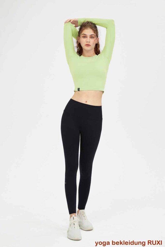Leichte Damen Rennshorts RUXI de3123