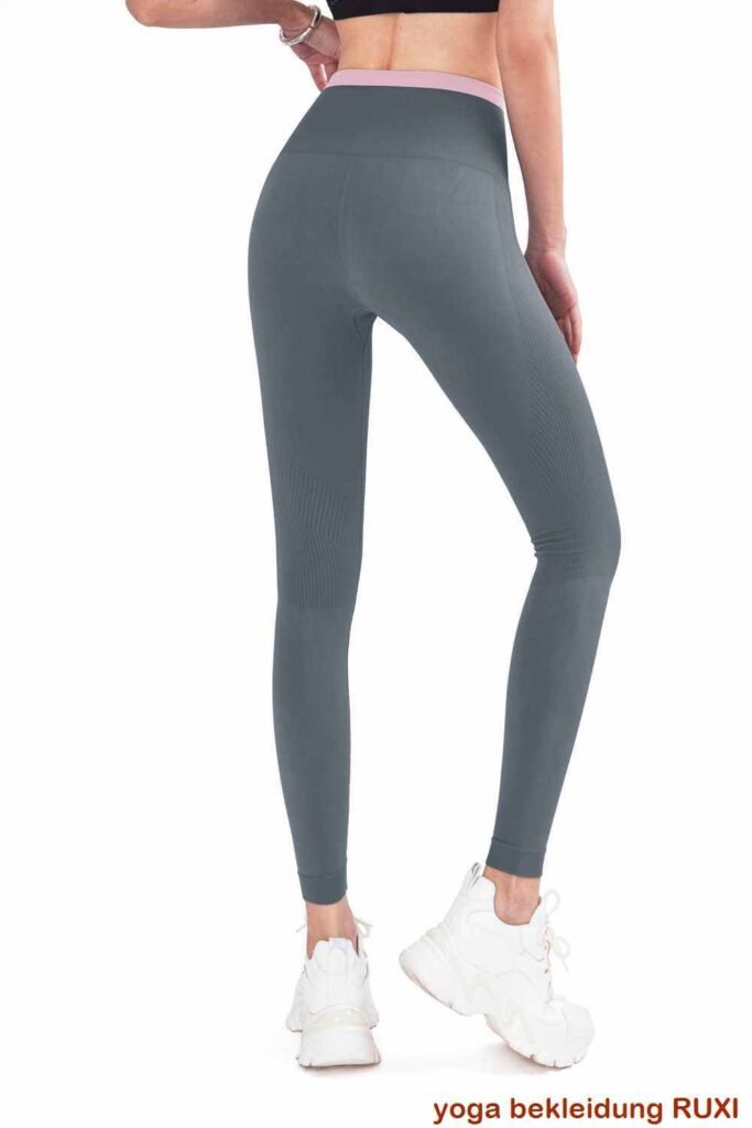 Schwarze Radlerhosen fuer Damen in Groesse 18 RUXI de3473