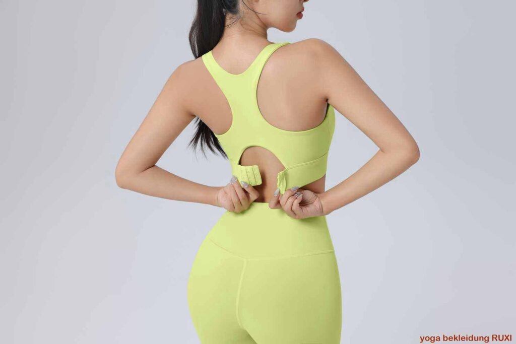 Sportliche rote Trainingsshorts fuer Herren RUXI de3148